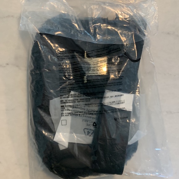 NWT lululemon everywhere fleece belt bag. Black. - Picture 3 of 3